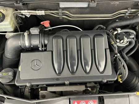 2011-Mercedes-Benz-A-Class-A-180-CDI-Avantgarde-Auto_14