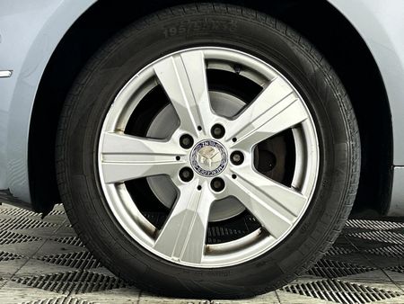 2011-Mercedes-Benz-A-Class-A-180-CDI-Avantgarde-Auto_17