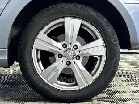 2011-Mercedes-Benz-A-Class-A-180-CDI-Avantgarde-Auto_19