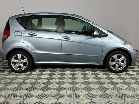 2011-Mercedes-Benz-A-Class-A-180-CDI-Avantgarde-Auto_3