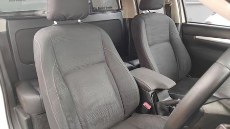 2016-Toyota-Hilux-28-GD-6-Raised-Body-Raider-Extended-Cab_6