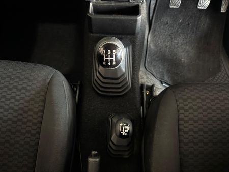 2020-Suzuki-Jimny-15-GA_11