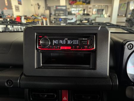2020-Suzuki-Jimny-15-GA_12