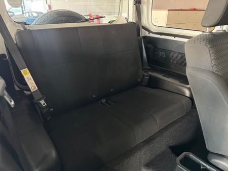 2020-Suzuki-Jimny-15-GA_13
