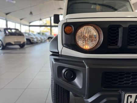2020-Suzuki-Jimny-15-GA_17