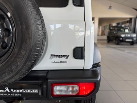 2020-Suzuki-Jimny-15-GA_18