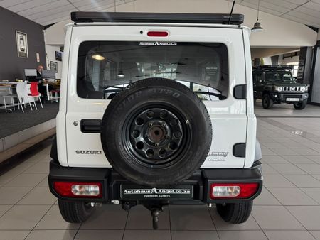 2020-Suzuki-Jimny-15-GA_4