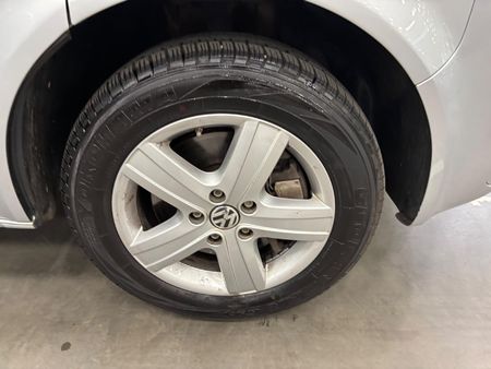 2012-Volkswagen-Caravelle-T5-20-BiTDI-Auto_8