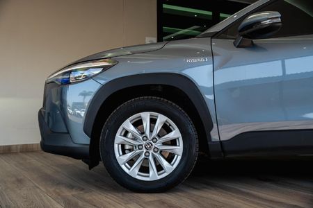 2024-Toyota-Corolla-Cross-18-XS-Hybrid_20