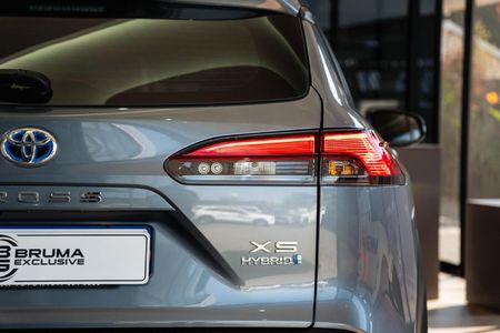 2024-Toyota-Corolla-Cross-18-XS-Hybrid_3