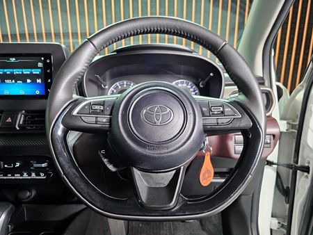 2025-Toyota-Starlet-Cross-15XS-Auto_10