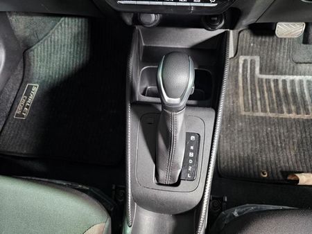 2025-Toyota-Starlet-Cross-15XS-Auto_14