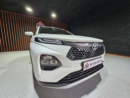 2025-Toyota-Starlet-Cross-15XS-Auto_5