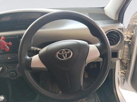 2020-Toyota-Etios-15-XS-5-dr_15