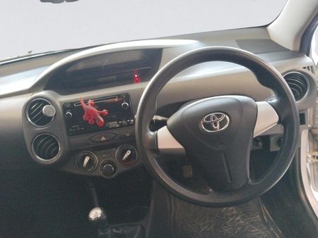 2020-Toyota-Etios-15-XS-5-dr_8