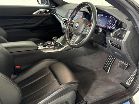 2021-BMW-M4-Coupe-Competition_10