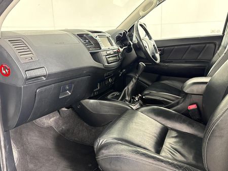 2014-Toyota-Fortuner-30-D-4D-Raised-Body_9