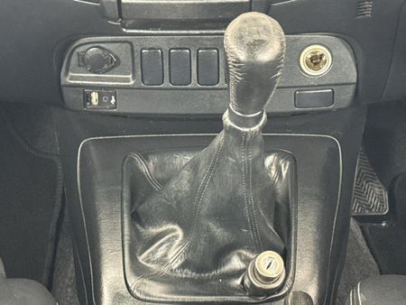2014-Toyota-Fortuner-30-D-4D-Raised-Body_11
