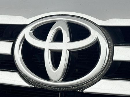 2014-Toyota-Fortuner-30-D-4D-Raised-Body_12