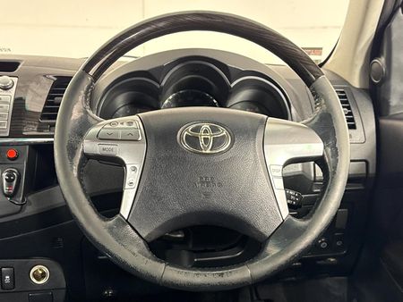 2014-Toyota-Fortuner-30-D-4D-Raised-Body_13