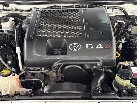 2014-Toyota-Fortuner-30-D-4D-Raised-Body_14