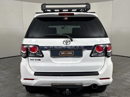 2014-Toyota-Fortuner-30-D-4D-Raised-Body_4
