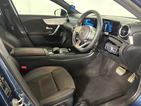 2022-Mercedes-Benz-A-Class-A-200-Auto_10