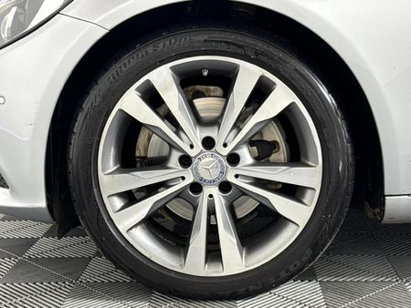 2014-Mercedes-Benz-C-Class-C-220-Bluetec-Avantgarde-Auto_14