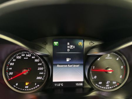 2014-Mercedes-Benz-C-Class-C-220-Bluetec-Avantgarde-Auto_7
