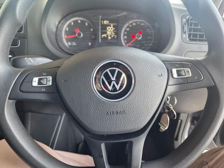 2026-Volkswagen-Polo-Vivo-14-Life_12