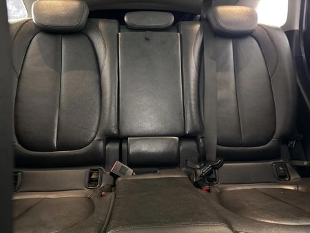 2017-BMW-X1-sDrive20d-Auto_8