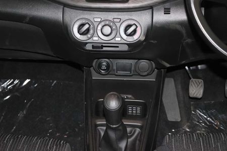 2026-Toyota-Rumion-15-S_9