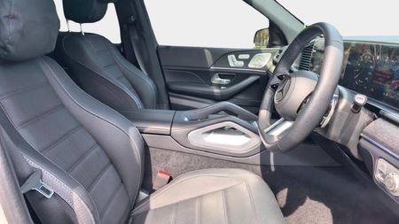 2026-Mercedes-Benz-GLE-450d-4Matic_13