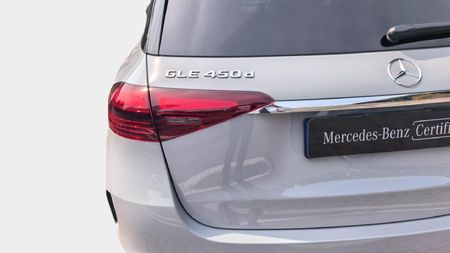 2026-Mercedes-Benz-GLE-450d-4Matic_16