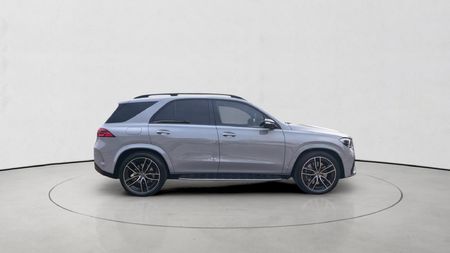 2026-Mercedes-Benz-GLE-450d-4Matic_2