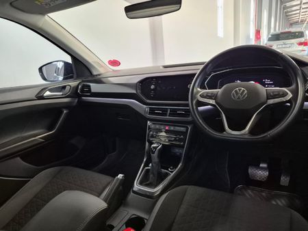 2022-Volkswagen-T-Cross-15-TSI-R-Line-Auto_15