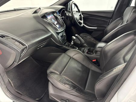 2015-Ford-Focus-20-GTDi-ST3-5-dr_9