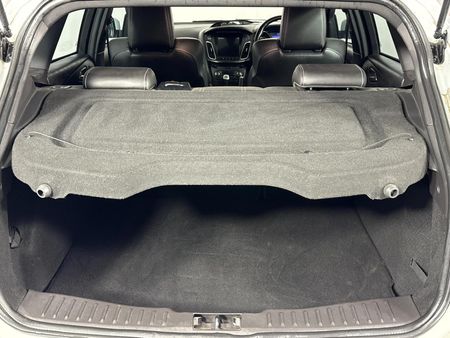 2015-Ford-Focus-20-GTDi-ST3-5-dr_16