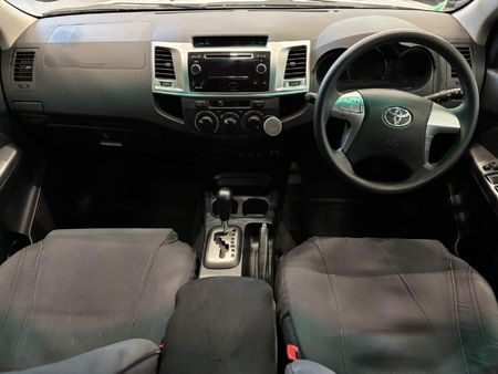 2014-Toyota-Fortuner-25-D-4D-Raised-Body_9