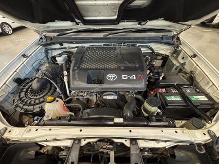 2014-Toyota-Fortuner-25-D-4D-Raised-Body_12