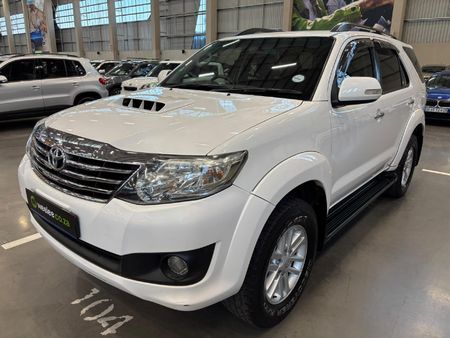 2014-Toyota-Fortuner-25-D-4D-Raised-Body_6