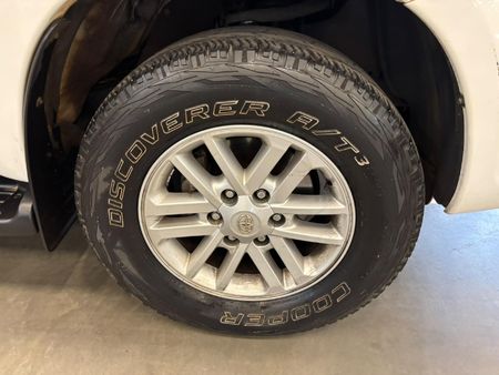 2014-Toyota-Fortuner-25-D-4D-Raised-Body_8