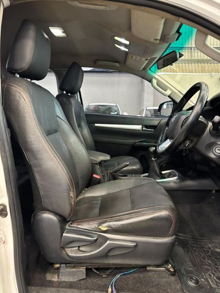 2017-Toyota-Hilux-28-GD-6-Raised-Body-Raider-Extended-Cab_11