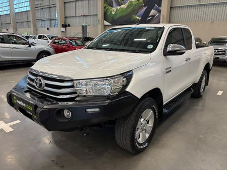 2017-Toyota-Hilux-28-GD-6-Raised-Body-Raider-Extended-Cab_6