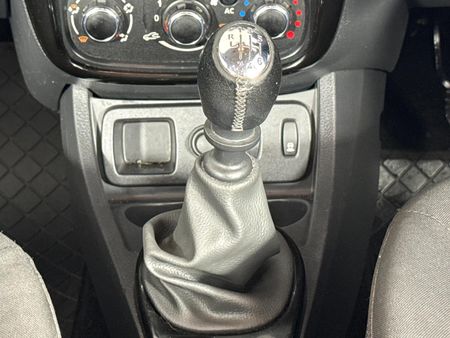 2014-Renault-Duster-15-dCi-Dynamique_11
