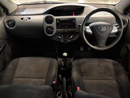 2019-Toyota-Etios-15-XS_11