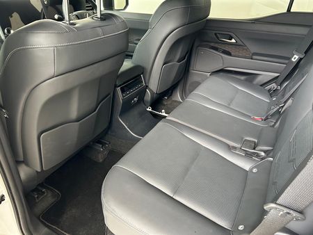 2026-Lexus-GX-35T-SE_11