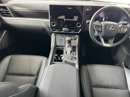 2026-Lexus-GX-35T-SE_8
