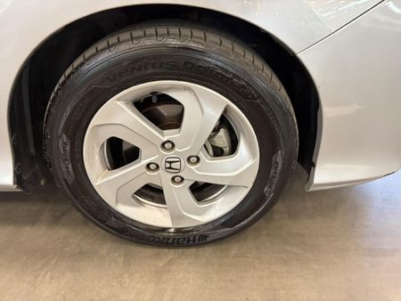 2015-Honda-Ballade-15-Elegance_8
