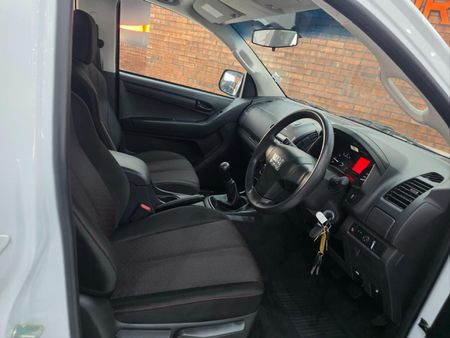 2025-Isuzu-D-Max-250-HO-Hi-Rider-Double-Cab_4